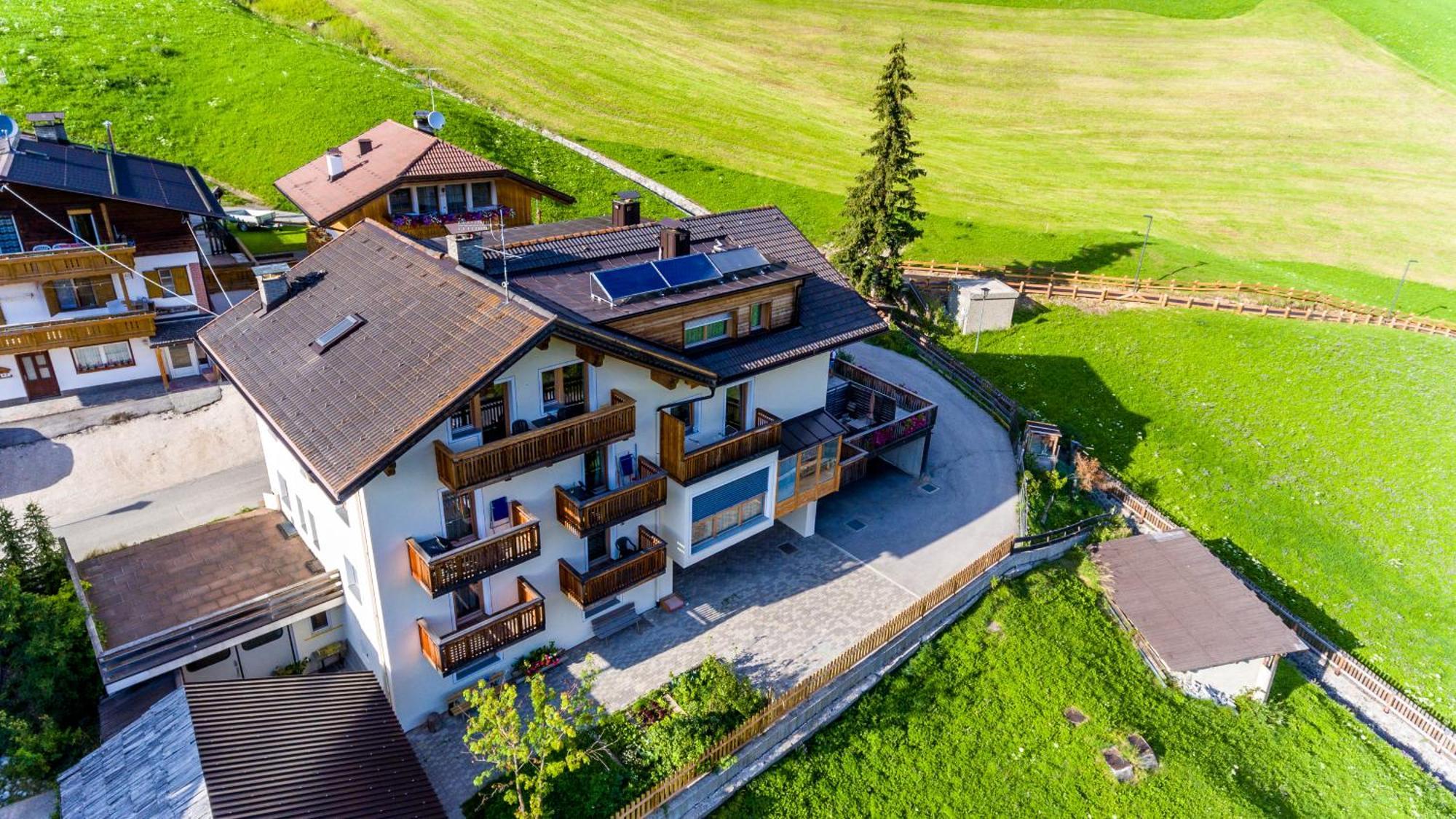 Villa Hilde San Cassiano  Exterior foto